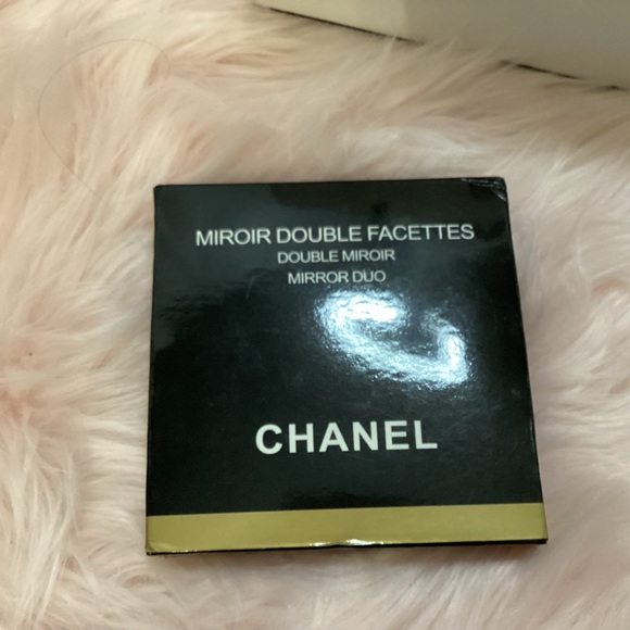 Chanel bundle with fashion hat, double sided mirror, shopping bag & 3 parfumes - Picture 8 of 10